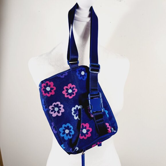 Very Bradley Blue Flowered Belt Bag 7.5 " X 7" Ellie Flowers, Fanny Pack - Picture 7 of 15
